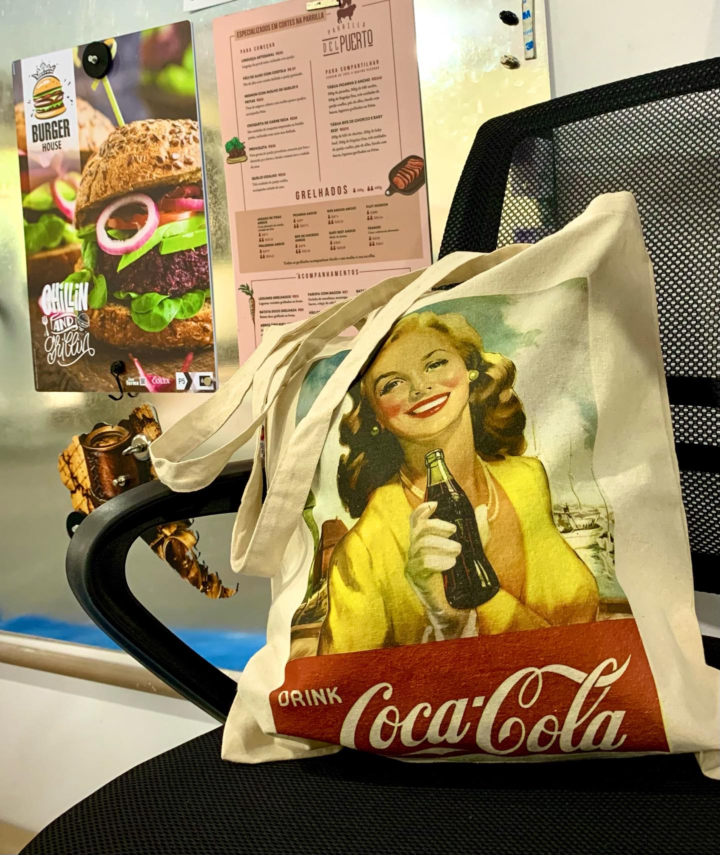 Ecobag de tecido com corte a laser e personalização exclusiva, brinde corporativo produzido pela Criatopia Makers
